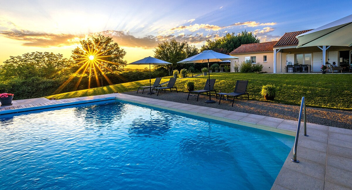 Luxury villa Bijou de Dordogne with private pool at sunset