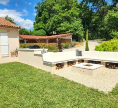 Cosy outdoor firepit lounge for relaxing evenings