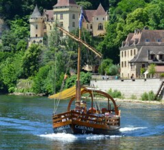 The Dordogne Traditional gabarre boat trip on the Dordogne River