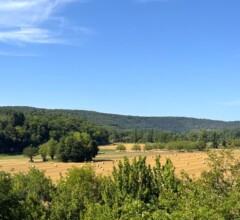 Les Eyzies Hiking trails in the Dordogne valley countryside